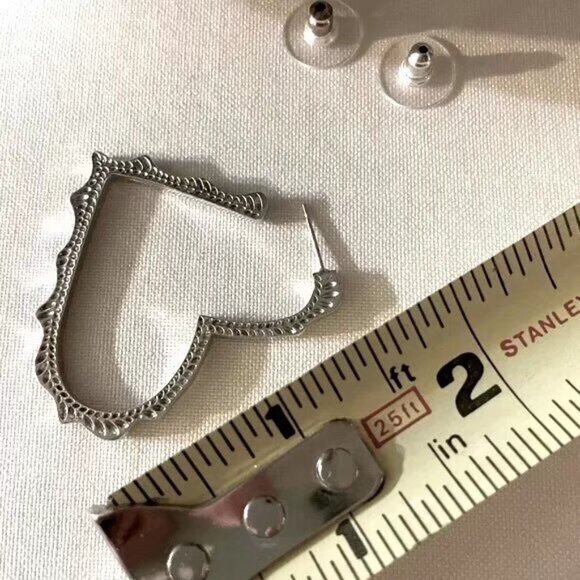 Kendra Scott Stud Earrings - Picture 5 of 7